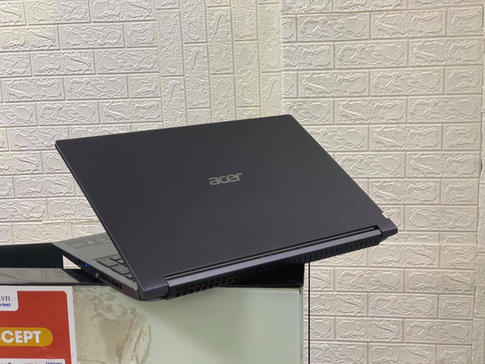 Laptop Acer Aspire 7 A715-41G-R8KQ R5-9.jpg